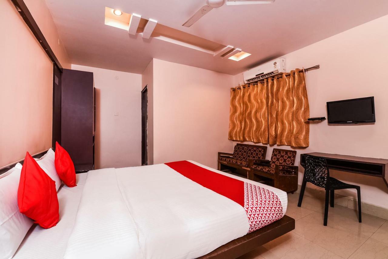 Oyo 28856 Manjeera Inn Visakhapatnam Exteriör bild