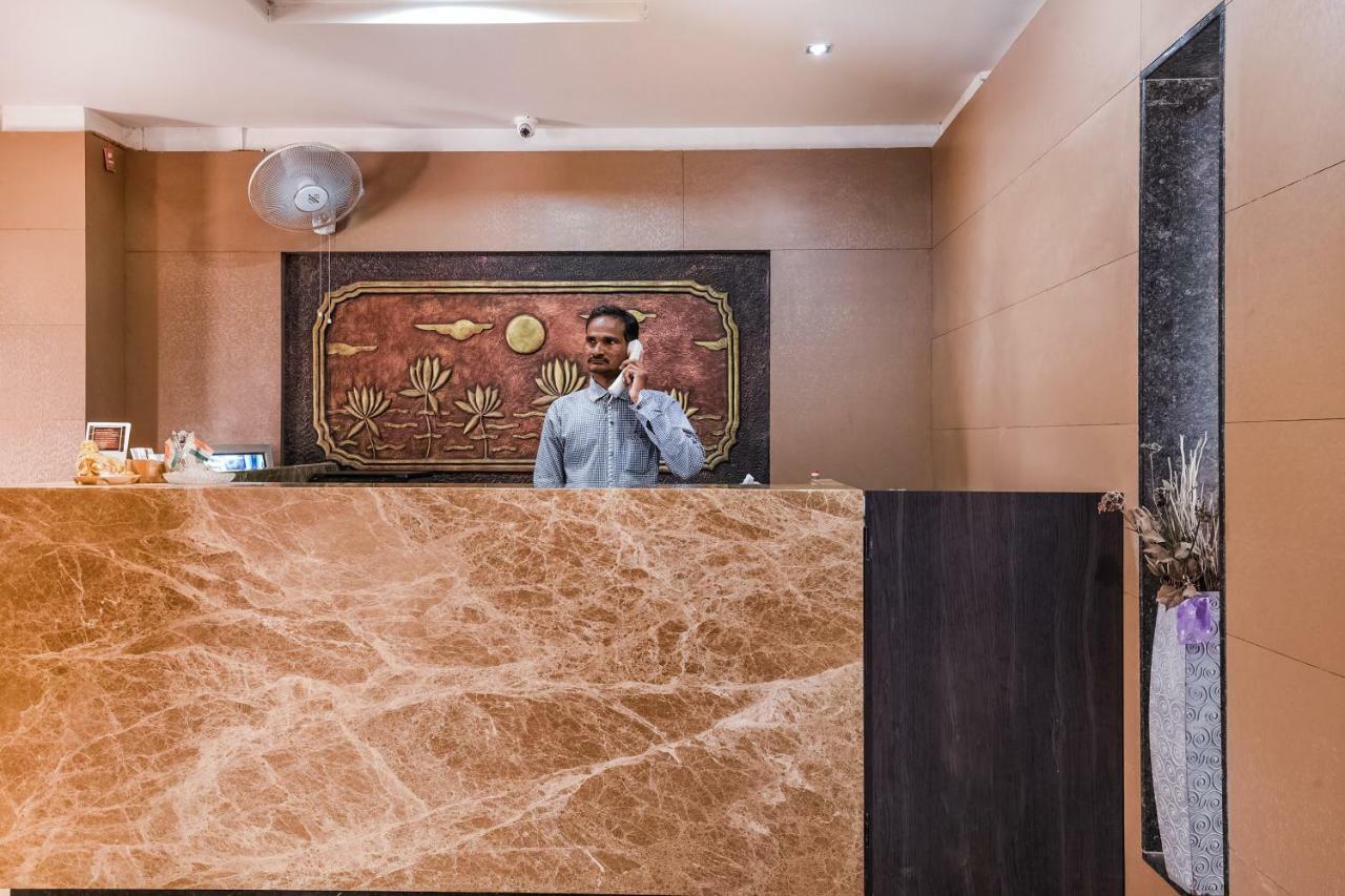 Oyo 28856 Manjeera Inn Visakhapatnam Exteriör bild