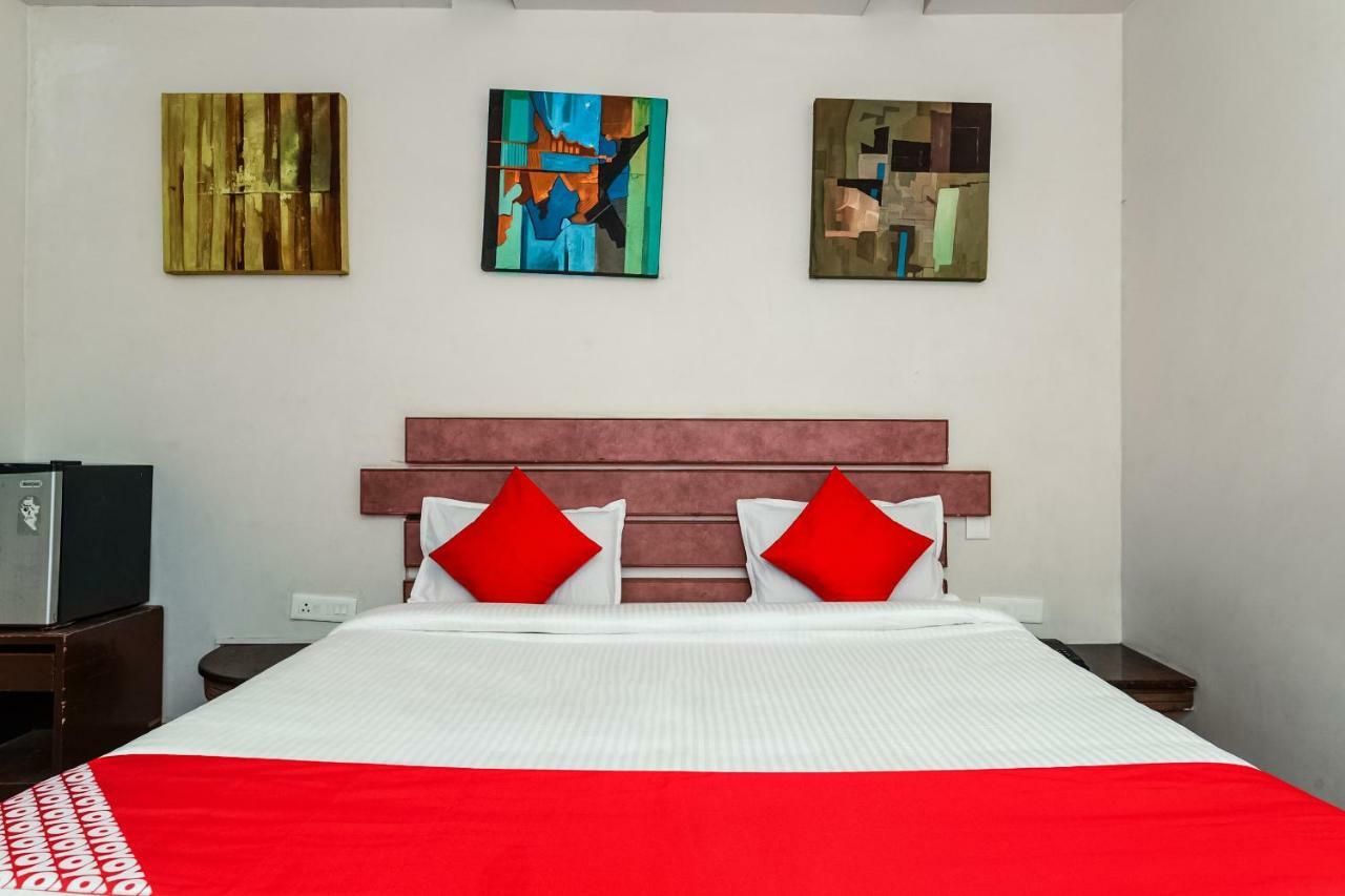 Oyo 28856 Manjeera Inn Visakhapatnam Exteriör bild