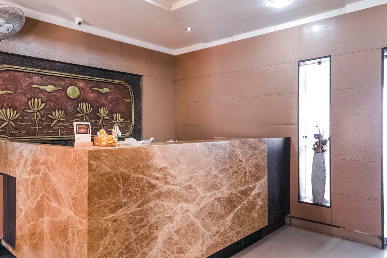 Oyo 28856 Manjeera Inn Visakhapatnam Exteriör bild