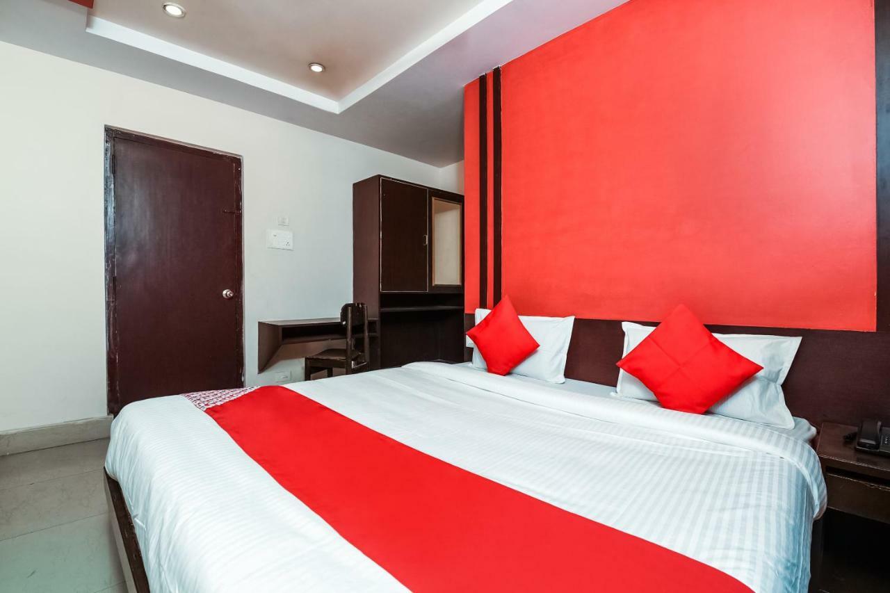 Oyo 28856 Manjeera Inn Visakhapatnam Exteriör bild