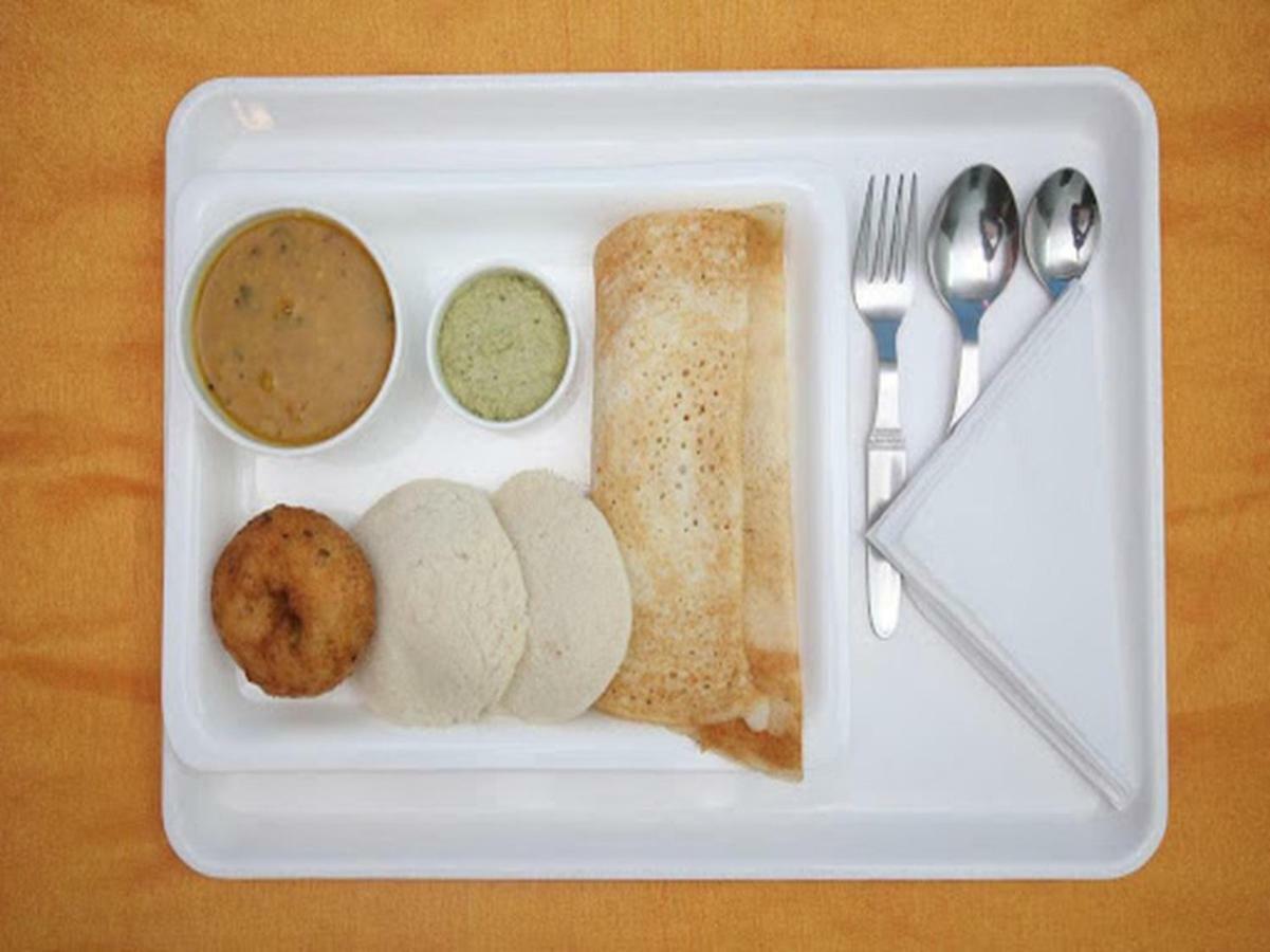 Oyo 28856 Manjeera Inn Visakhapatnam Exteriör bild