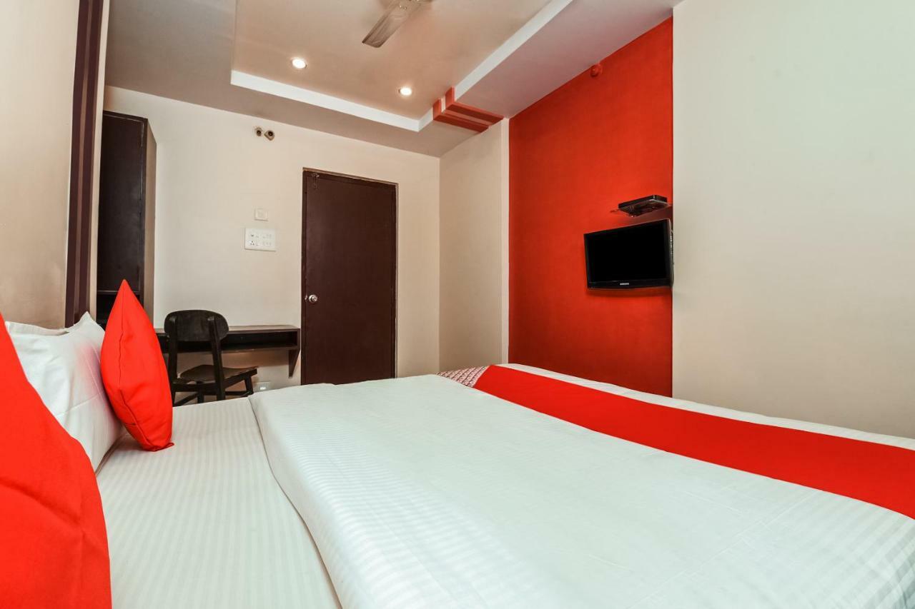 Oyo 28856 Manjeera Inn Visakhapatnam Exteriör bild